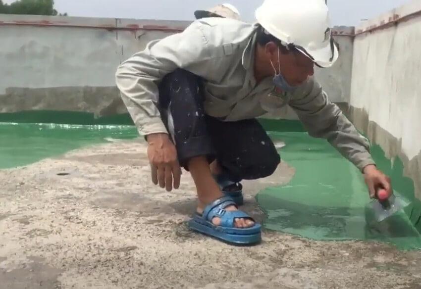 "Sân thượng ngập nước" width=